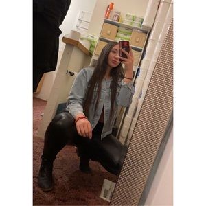 Meet your Posher, Yesenia